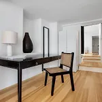 Regent 2- Endearing 1-bdr In Centre Of Apartment
