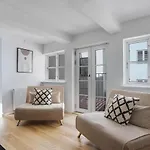 Regent 2- Endearing 1-bdr In Centre Of *