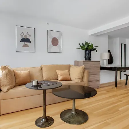 Sanders Regent - Precious One-bedroom Near Square Apartment *