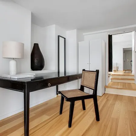 Sanders Regent - Precious One-bedroom Near Square Apartment