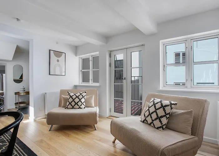 Regent 2- Endearing 1-bdr In Centre Of *